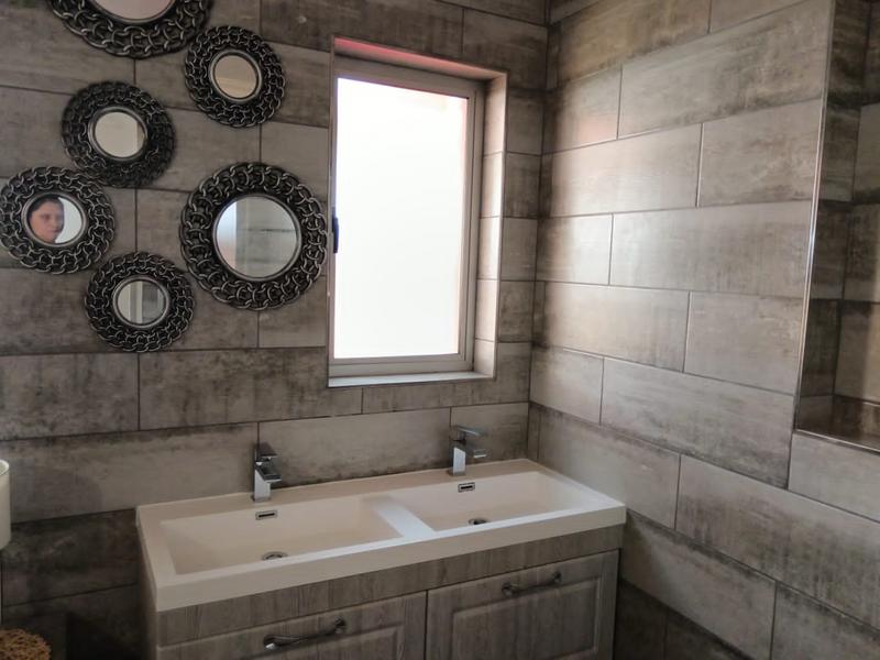 3 Bedroom Property for Sale in Heathfield Western Cape